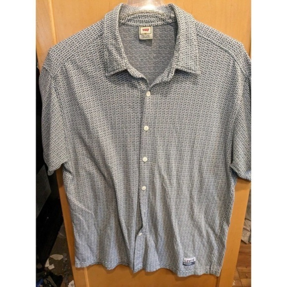 Vintage Levis Button‎ Up Shirt Mens Size Medium Blue Chambray Long Sleeve 90s